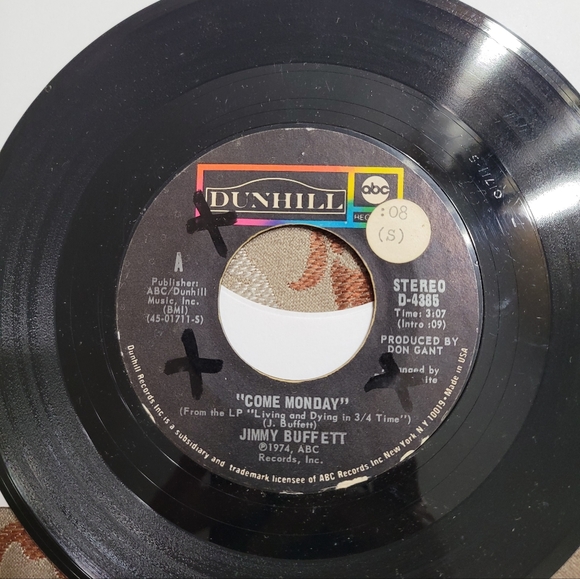 📀💿🎼 Jimmy Buffet "The Wino and I Know" and "Come Monday" 45 rpm - Picture 2 of 2